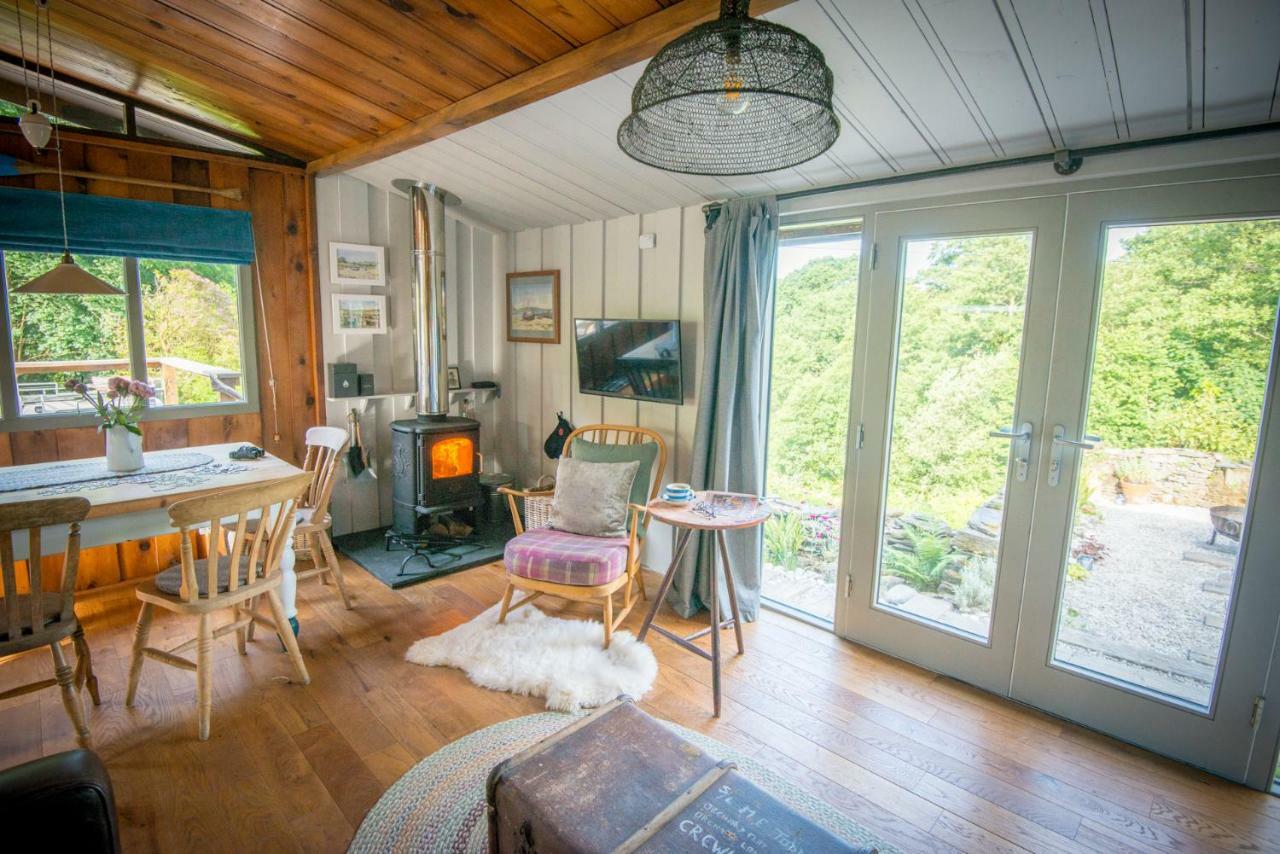 Little Kestrel Cabin Pennal Екстер'єр фото